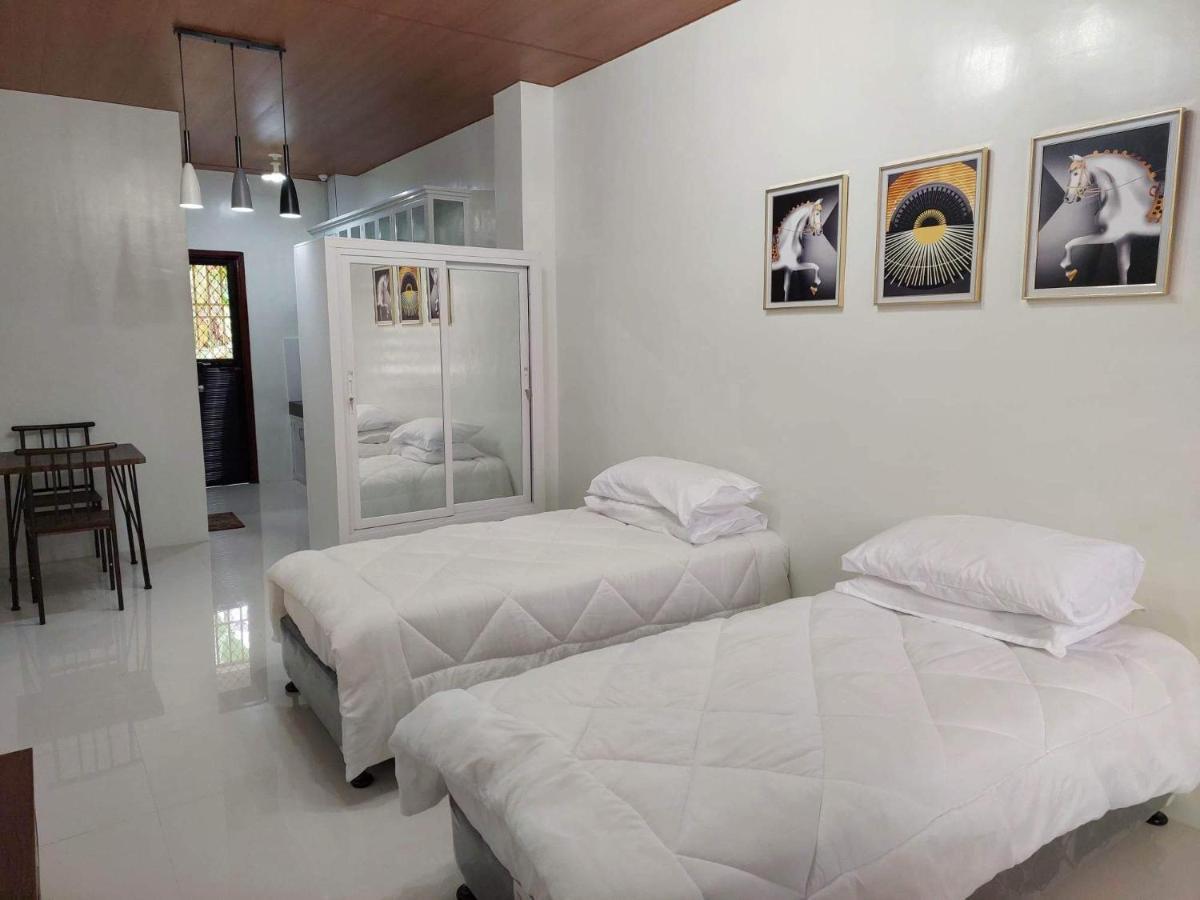 Flb Apartelle Los Banos Los Banos  Exterior photo