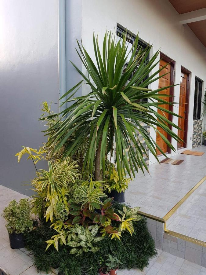 Flb Apartelle Los Banos Los Banos  Exterior photo